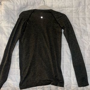 Lululemon top